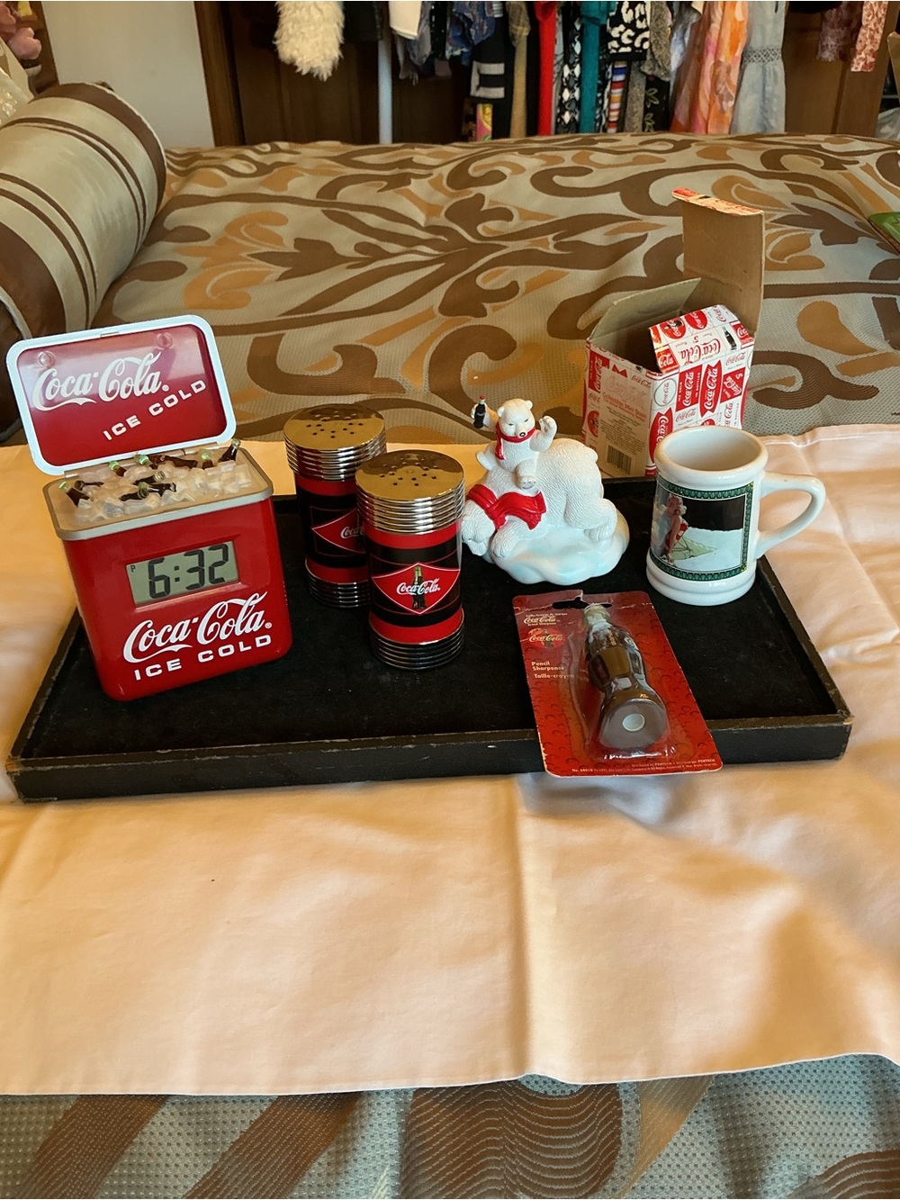Coca Cola Red Retro Kitchen Tin Clock and Salt/Pepper Shakers Set - Picture 1 of 7